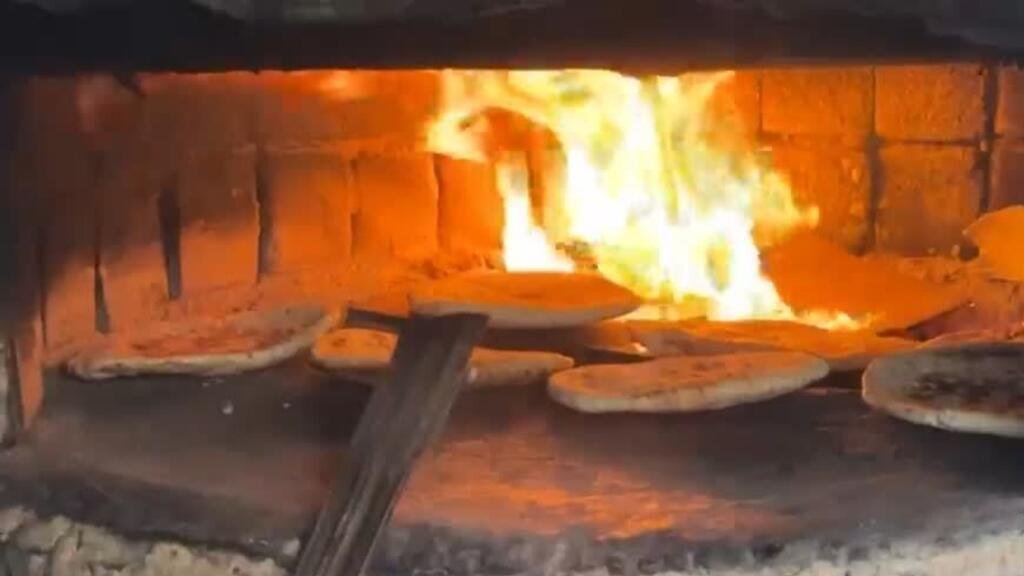 Sobrevivir en Gaza: cocinar al fuego y resistir el hambre ante la llegada del invierno