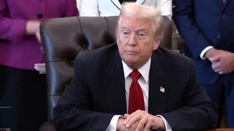 Entre el 'shutdown' y las cortes: Trump recibe un nuevo golpe político y judicial