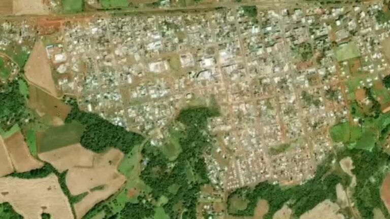 Brasil adelanta operaciones de reconstrucción tras potente tornado