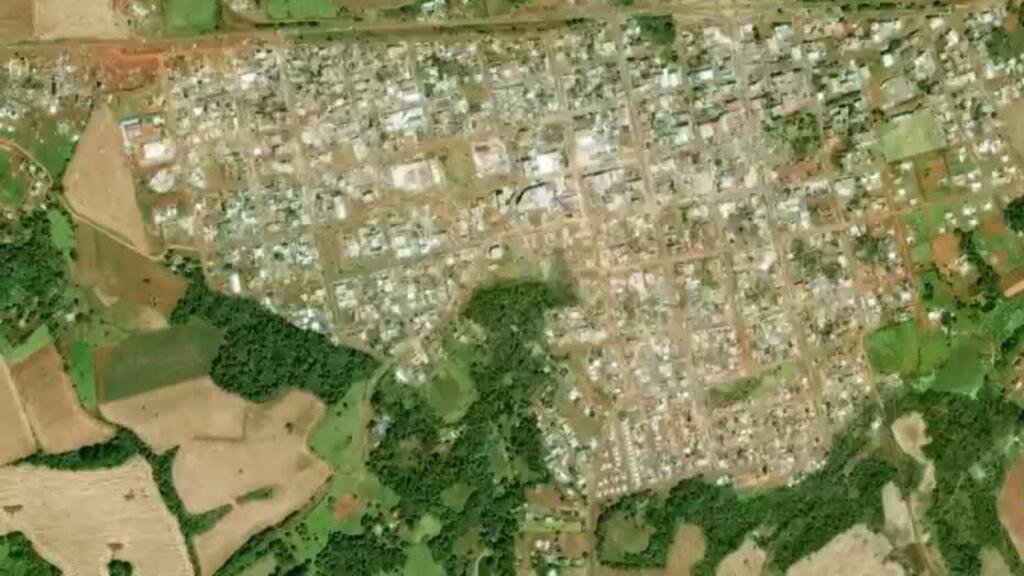 Brasil adelanta operaciones de reconstrucción tras potente tornado