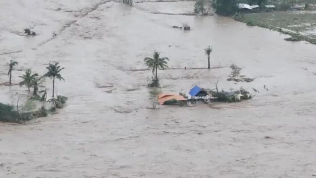 Devastación en Filipinas tras paso del supertifón Fung-wong