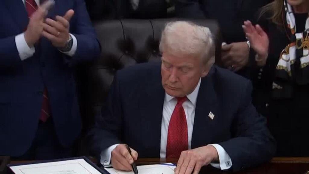 EE. UU. reabre su Gobierno tras 43 días de cierre en medio de filtraciones sobre Trump y Epstein