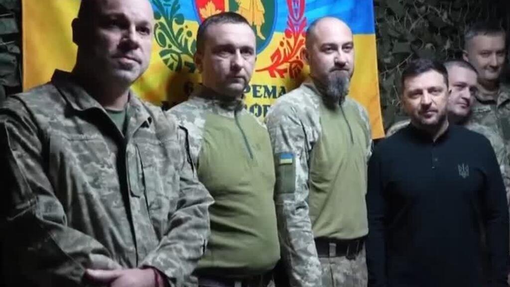Zelenski visita frente de Zaporizhia; ataques rusos se recrudecen en el Donbass