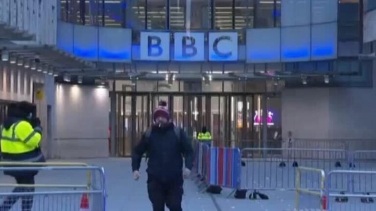 'BBC' anuncia envío de disculpa personal a Trump por escándalo de documental