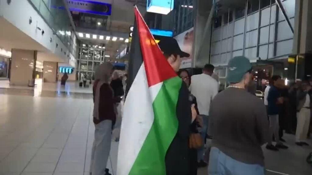 Sudáfrica permite el ingreso de palestinos a pesar de no contar con la documentación necesaria