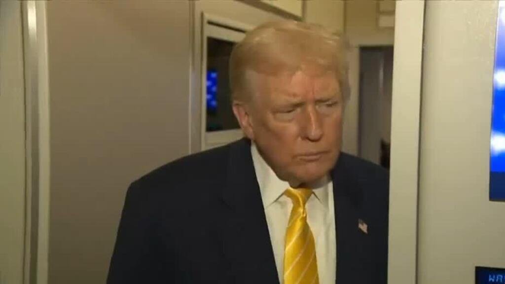 Donald Trump responde a revelaciones que lo vinculan con Jeffrey Epstein y apunta a los demócratas