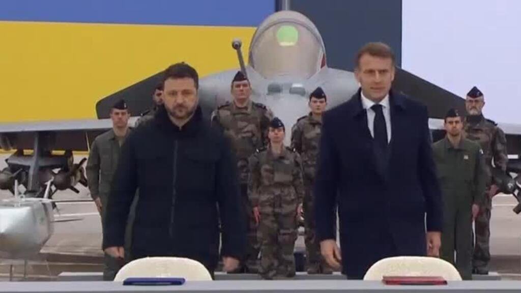 Francia y Ucrania firman acuerdo para la compra de hasta 100 aviones Rafale