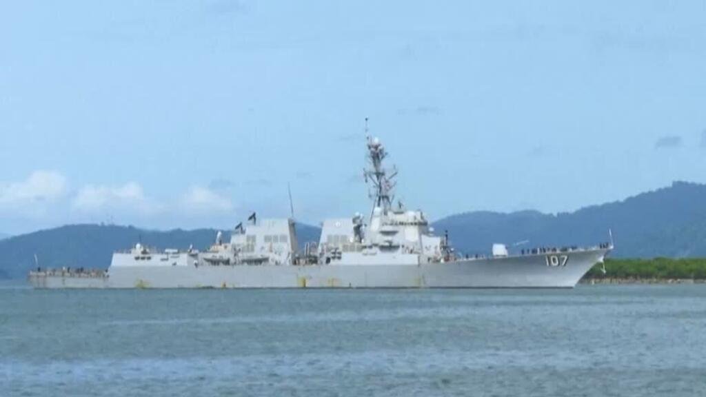 Trump no descarta desplegar tropas en Venezuela y afirma que podría conversar con Maduro