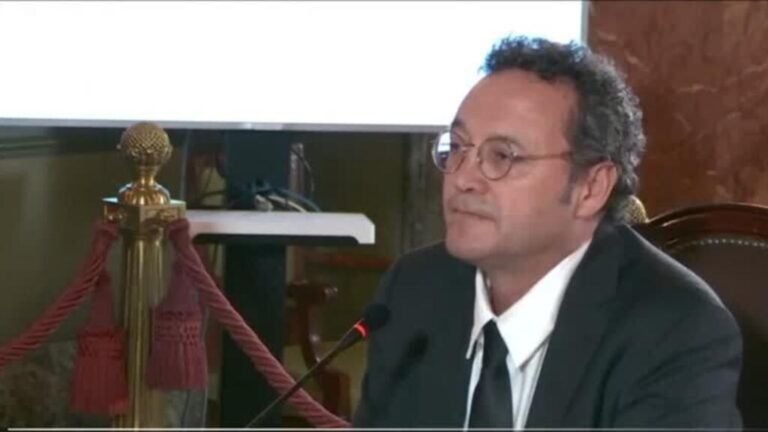 Fiscal general español inhabilitado y condenado a pagar multa por filtración de datos