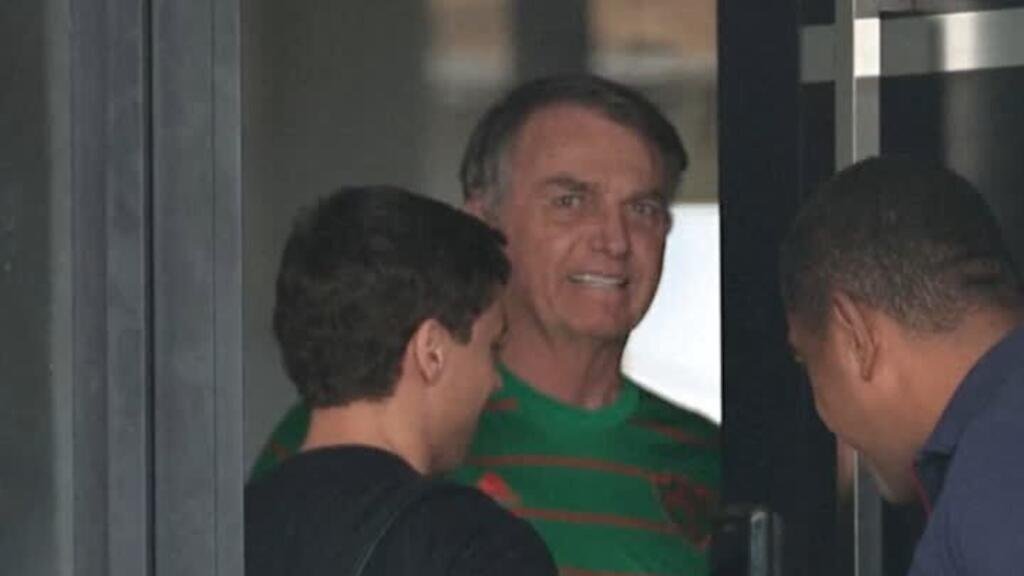 Brasil: Jair Bolsonaro detenido tras intentar romper su tobillera electrónica para una posible fuga
