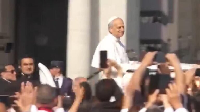 El papa León XIV inicia su primer viaje al extranjero con visitas a Turquía y Líbano