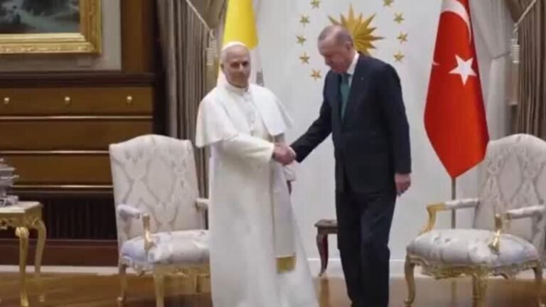 Papa León XIV y el presidente Recep Tayyip Erdogan se reunieron en Turquía en histórico encuentro