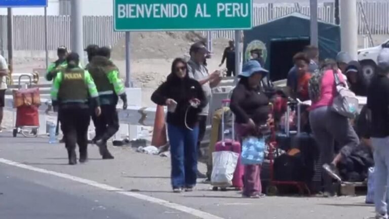 Migrantes buscan salir de Chile hacia Perú por declaraciones de Antonio Kast