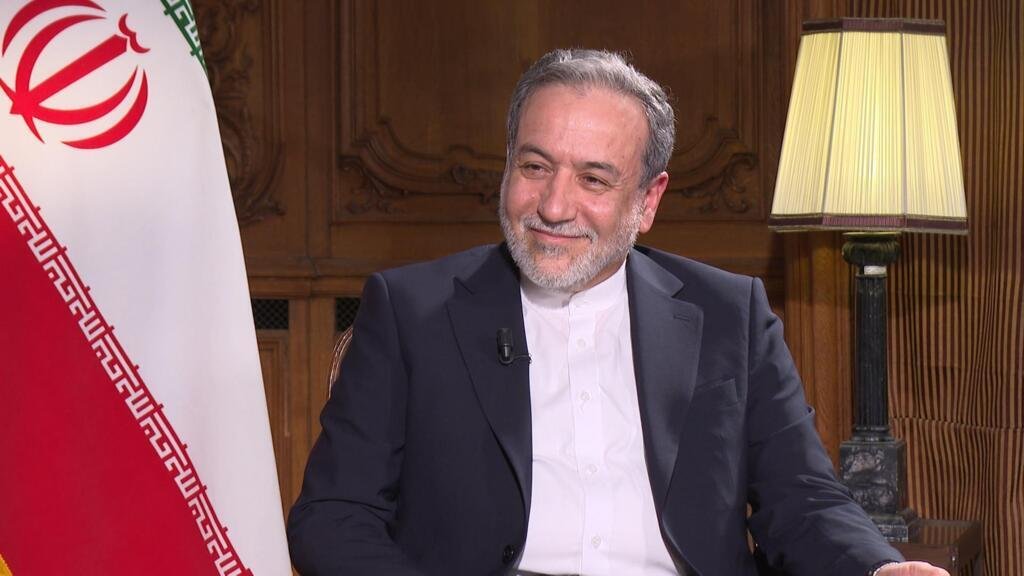 Exclusivo: Irán sigue "dispuesto a negociar" con Trump la cuestión nuclear, afirma Araqchi