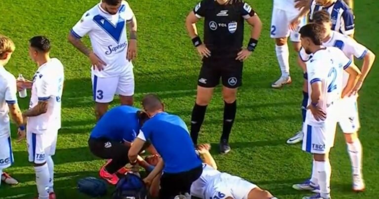 El defensor Lisandro Magallán sufrió una grave lesión y pasó la noche internado: qué dice el parte médico de Vélez