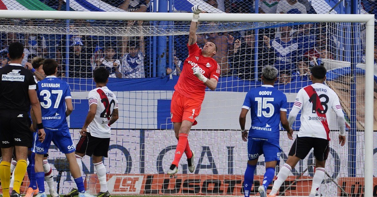 Las 48 horas frenéticas de Franco Armani: de no poder dormir en su casa por la explosión de Ezeiza a ser la figura de River ante Vélez