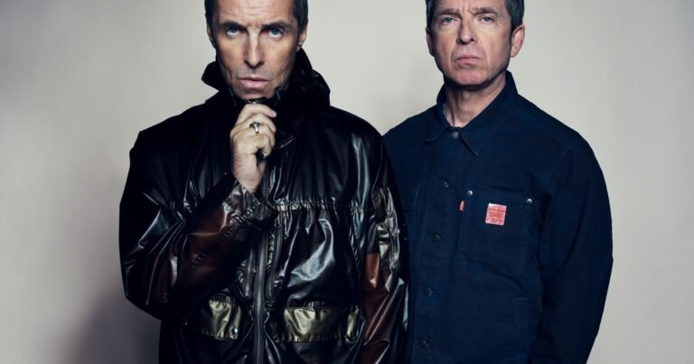 Oasis: el álbum “Titanic del rock” que hundió a Stone Roses y catapultó a los Gallagher