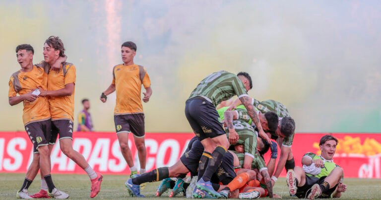 Aldosivi, San Martín (SJ) y Godoy Cruz, cronología de dos partidos a puro drama: el Tiburón se salvó del descenso en un final inolvidable