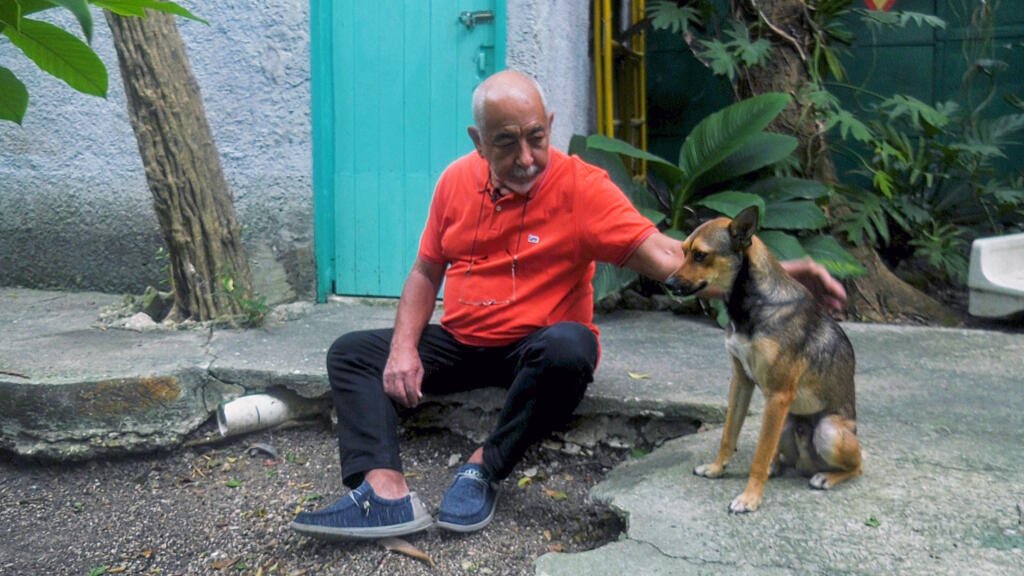 ‘Morir en la arena’: Padura y la tristeza de su generación en Cuba