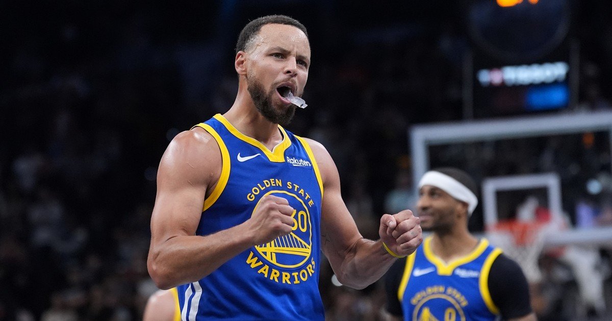 Stephen Curry se despachó con 49 puntos  e igualó un récord imposible de Michael Jordan en un triunfazo de Golden State Warriors por la NBA Cup
