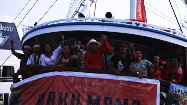 Desde los Andes hasta el Amazonas: líderes indígenas exponen sus demandas en la COP30