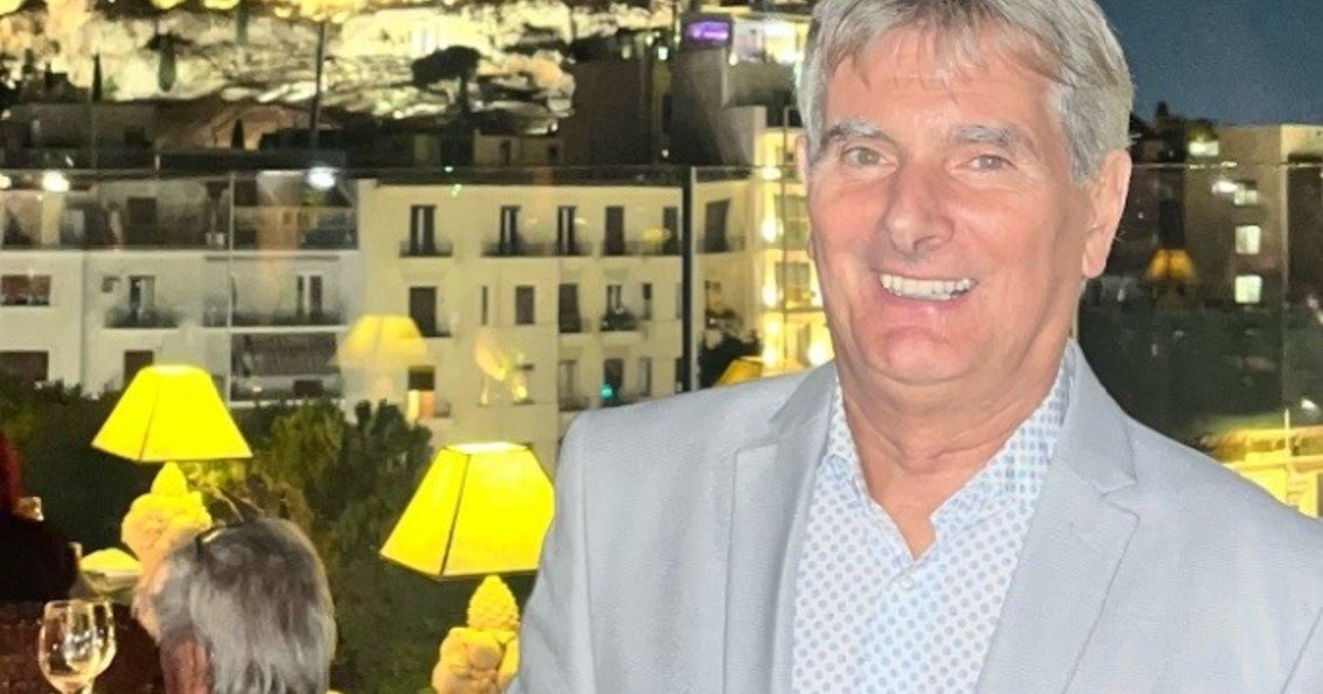 Receta para vivir sin arrugas: se mudó a Grecia, no fuma ni come harinas y su único "permitido" es la pizza argentina