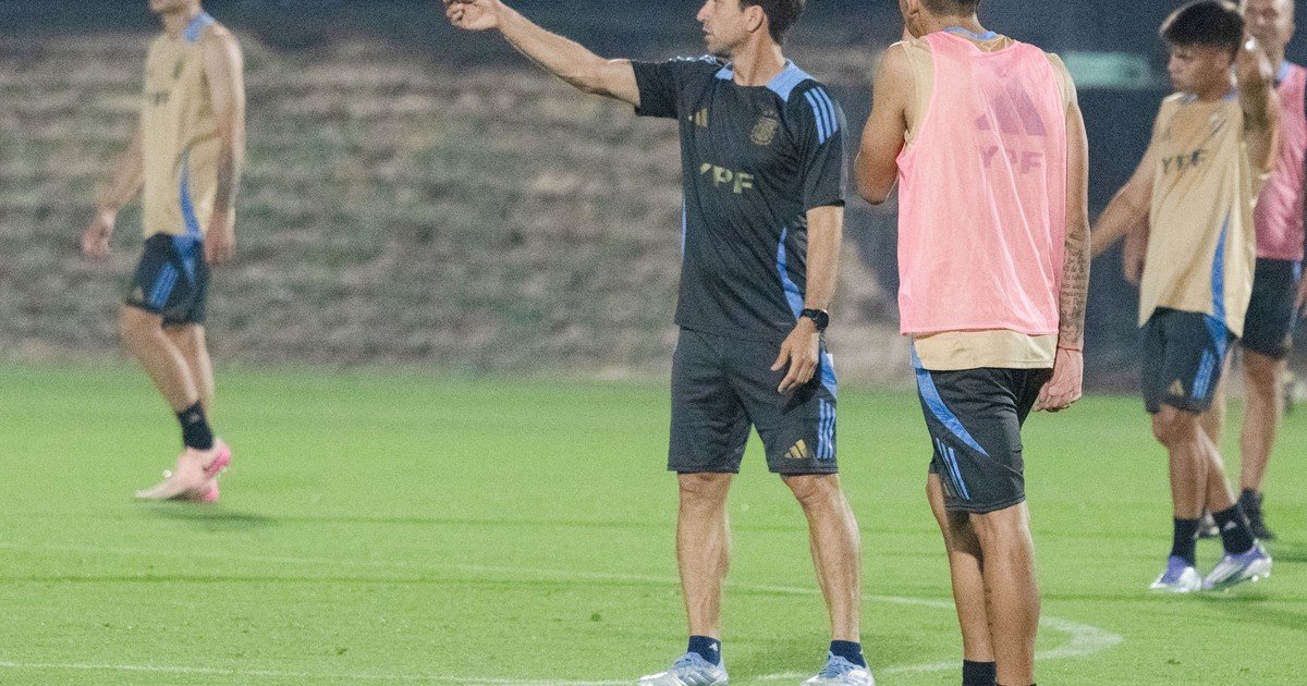 Diego Placente quiere llevar a la Sub 17 a conocer el predio donde concentraron Messi y la Scaloneta en Qatar 2022: "Es impresionante estar acá"