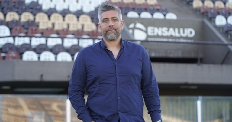 Escandalo en Platense: el presidente Sebastián Ordoñez se infiltró en la tribuna y terminó a las piñas con los hinchas
