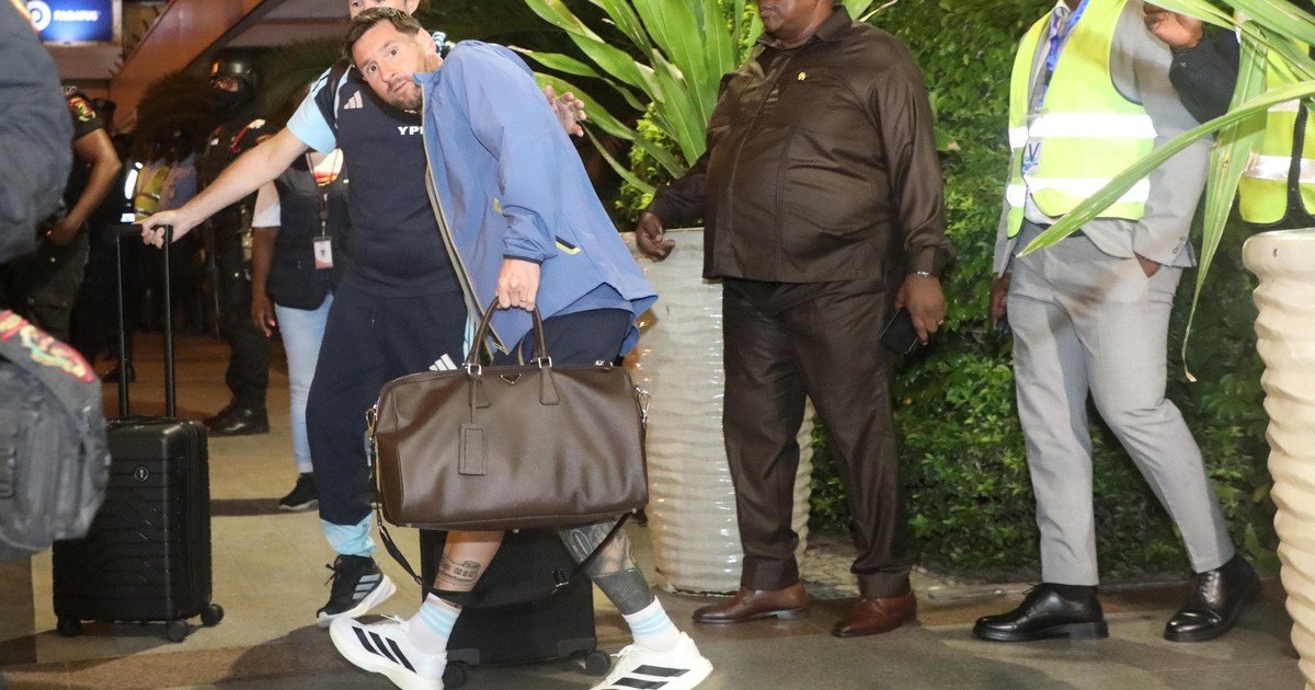 Locura total en Luanda con la llegada de Messi y la Scaloneta para jugar el amistoso contra Angola