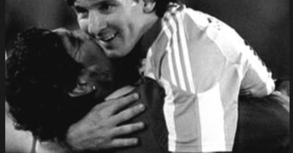 La foto que Lionel Messi eligió para recordar a Diego Maradona, a cinco años de su muerte