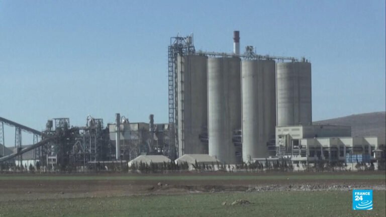 Escándalo Lafarge: juicio por supuestamente financiar terrorismo y multa de mil millones de euros