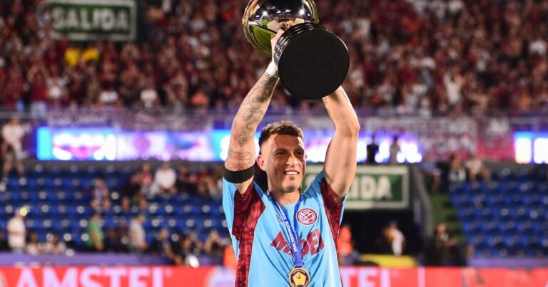 Nahuel Losada, el héroe de Lanús campeón de la Sudamericana: "Me pongo a pensar en los momentos en los que nadie daba dos mangos por mí; mirá el trabajo dónde me puso"