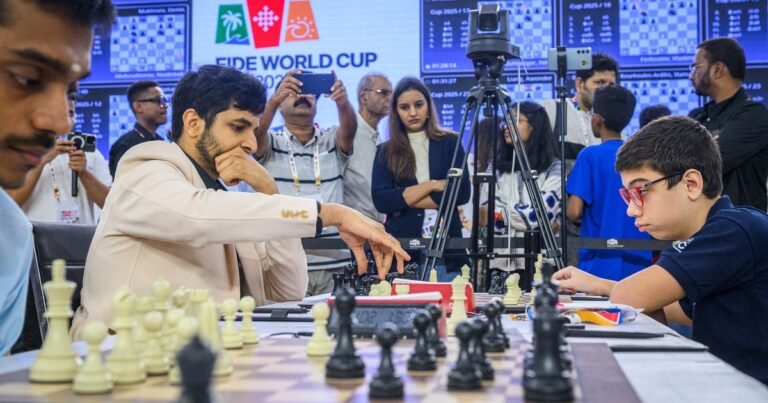 Faustino Oro asombra a todos en la Copa del Mundo de Ajedrez: volvió a hacer tablas con el 27 del mundo y este jueves va por la tercera ronda