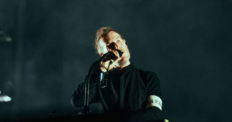 Primal Scream y Massive Attack le pusieron tono político al Music Wins