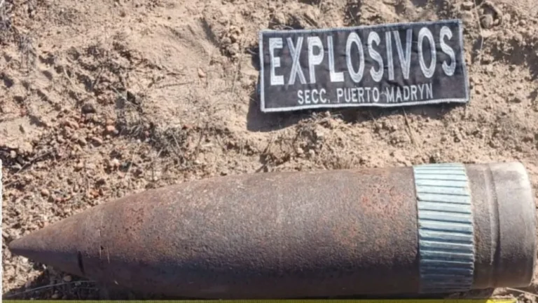 Hallaron proyectiles de artillería naval tirados en un descampado