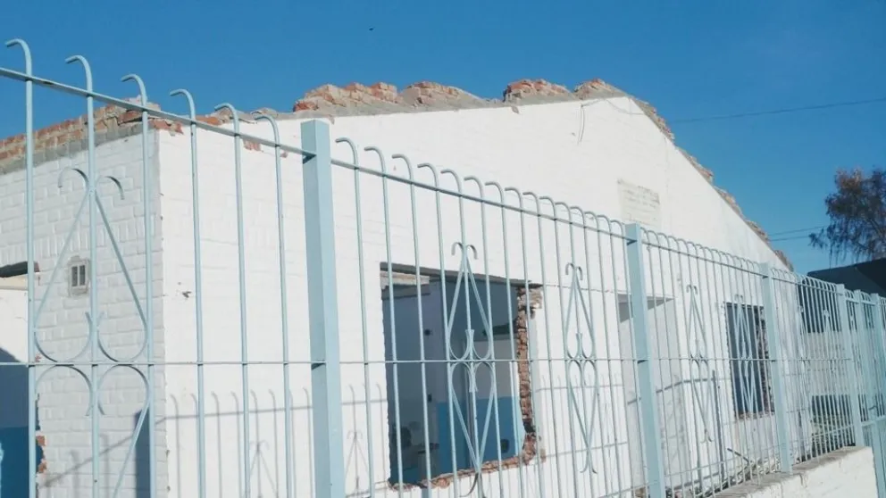 Demolieron un histórico jardín de Trelew por riesgo de derrumbe