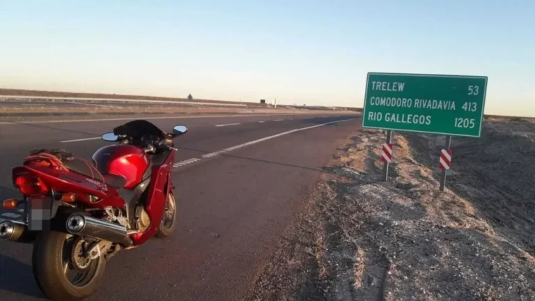 Un motociclista falleció tras impactar contra un guardarraíl en la doble trocha