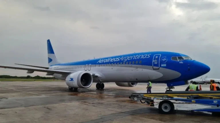 Aerolíneas Argentinas incorpora un nuevo Boeing 737 Max