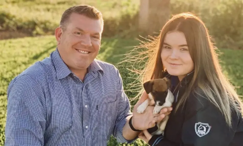Australia: un político dejó su cargo tras la aparición de su hija en documental de cine para adultos
