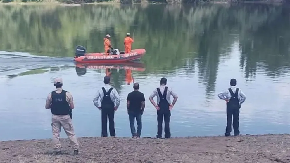 Hallaron un cuerpo en el río Negro durante la búsqueda de una familia
