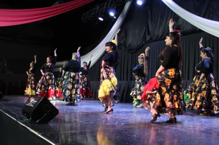 Música de raíz, tradición flamenca y arte urbano en distintos espacios culturales de Comodoro
