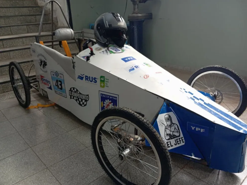 Los alumnos creadores del auto eléctrico expresaron a Crónica sus sensaciones al competir a nivel nacional