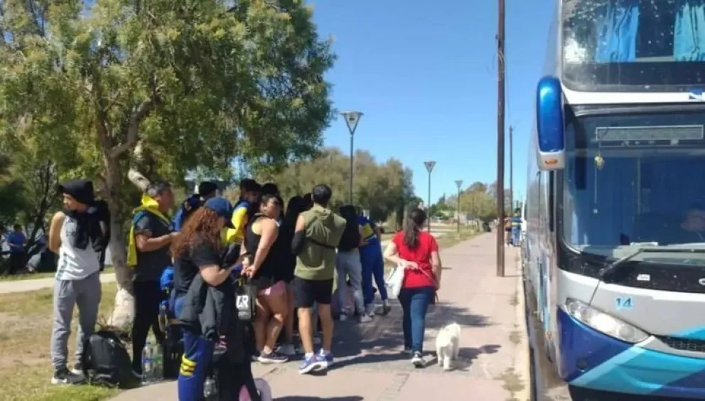 70 hinchas de Boca fueron estafados en Trelew y no pudieron viajar a La Bombonera