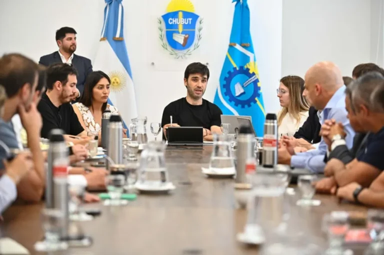 Torres encabezó la primera reunión de gabinete con la incorporación de los nuevos funcionarios al Gobierno 