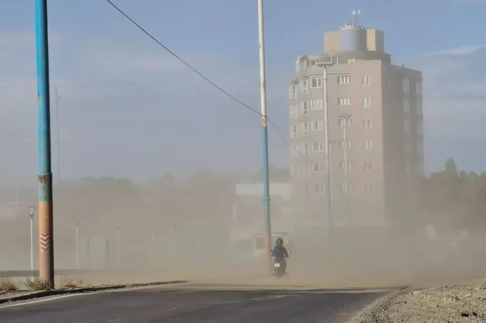 Alerta roja para este lunes en Comodoro por vientos que superarían los 140 km/h