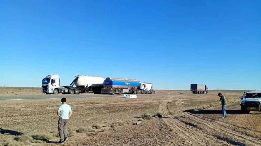 Choque frontal entre camiones en la Ruta 3: un muerto y un herido al norte de Santa Cruz