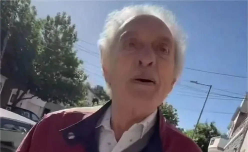 Un jubilado le pegó una trompada a una joven por una discusión de tránsito