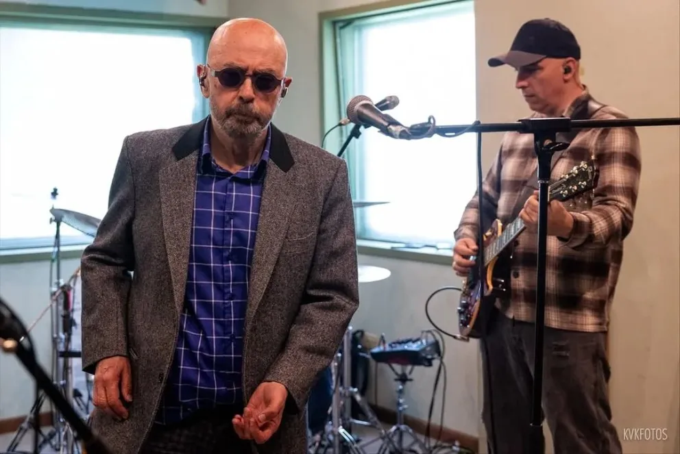 El Indio Solari reaparece con nuevo material musical y una exposición de arte digital