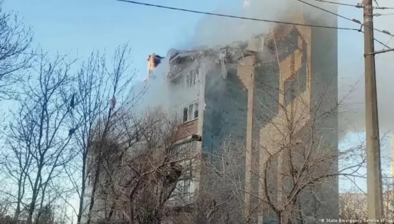 Ucrania: 25 muertos y 73 heridos por bombardeos rusos en la ciudad de Ternópil