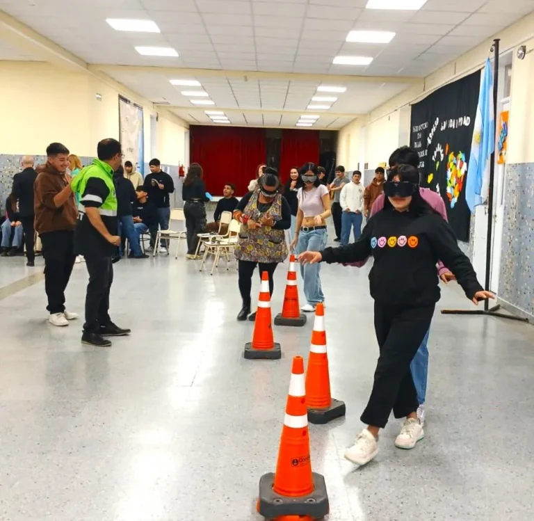 El Gobierno del Chubut desarrolló una jornada de educación vial en una escuela secundaria de Rawson